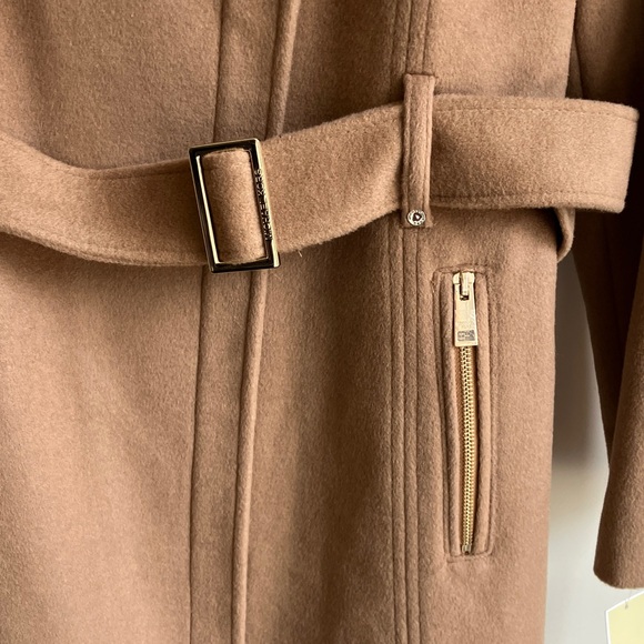 MICHAEL KORS Women's Asymmetrical Zip Up Belted Wrap Dark Camel Coat Size L NWT - Picture 3 of 5